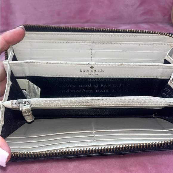 Kate Spade Storybook Lining Black and Cream Pebbled Leather Zip Around Wallet - Picture 5 of 12
